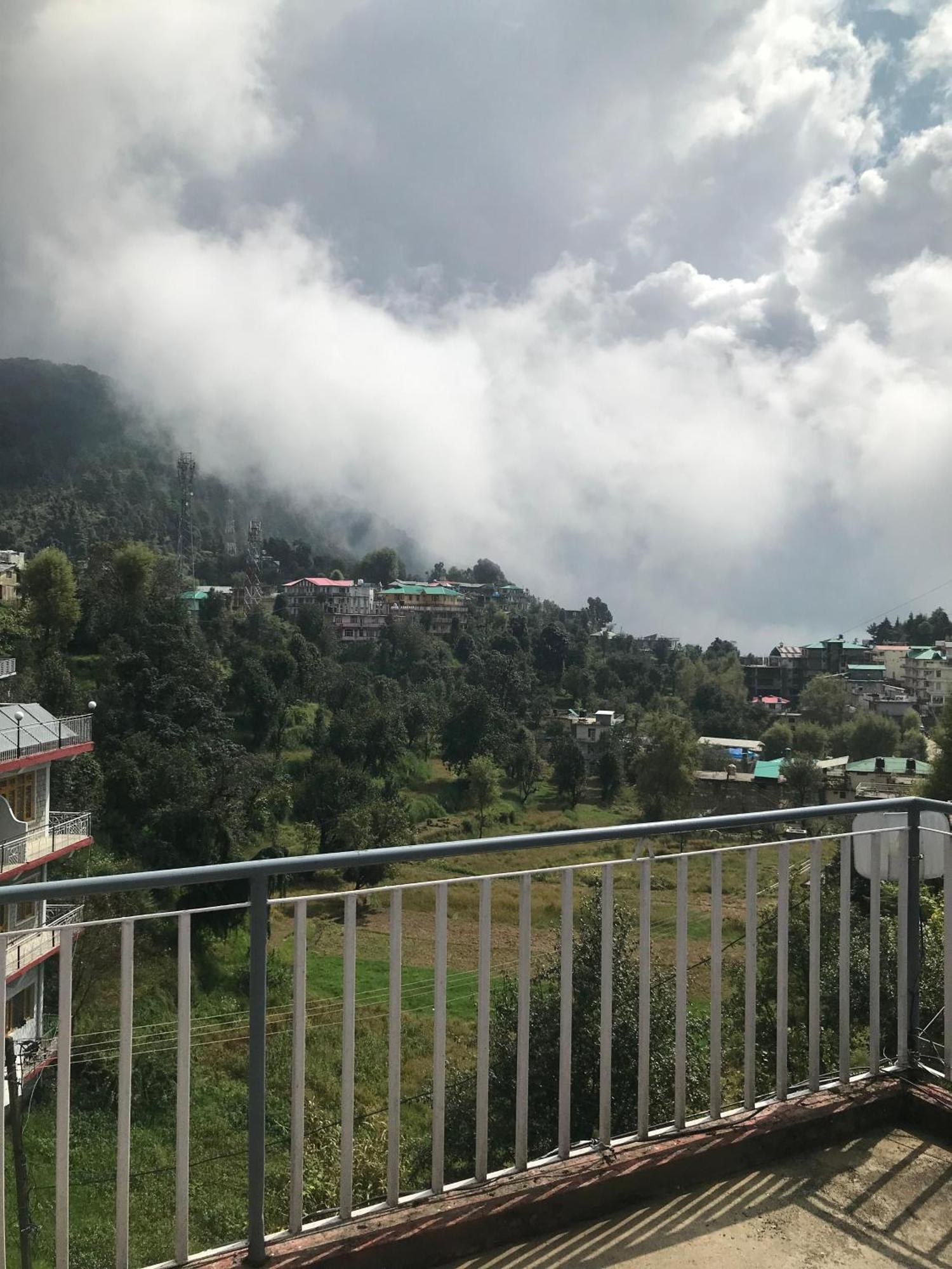 Mcleodganj Diaries Guest House Dharamshala Ngoại thất bức ảnh