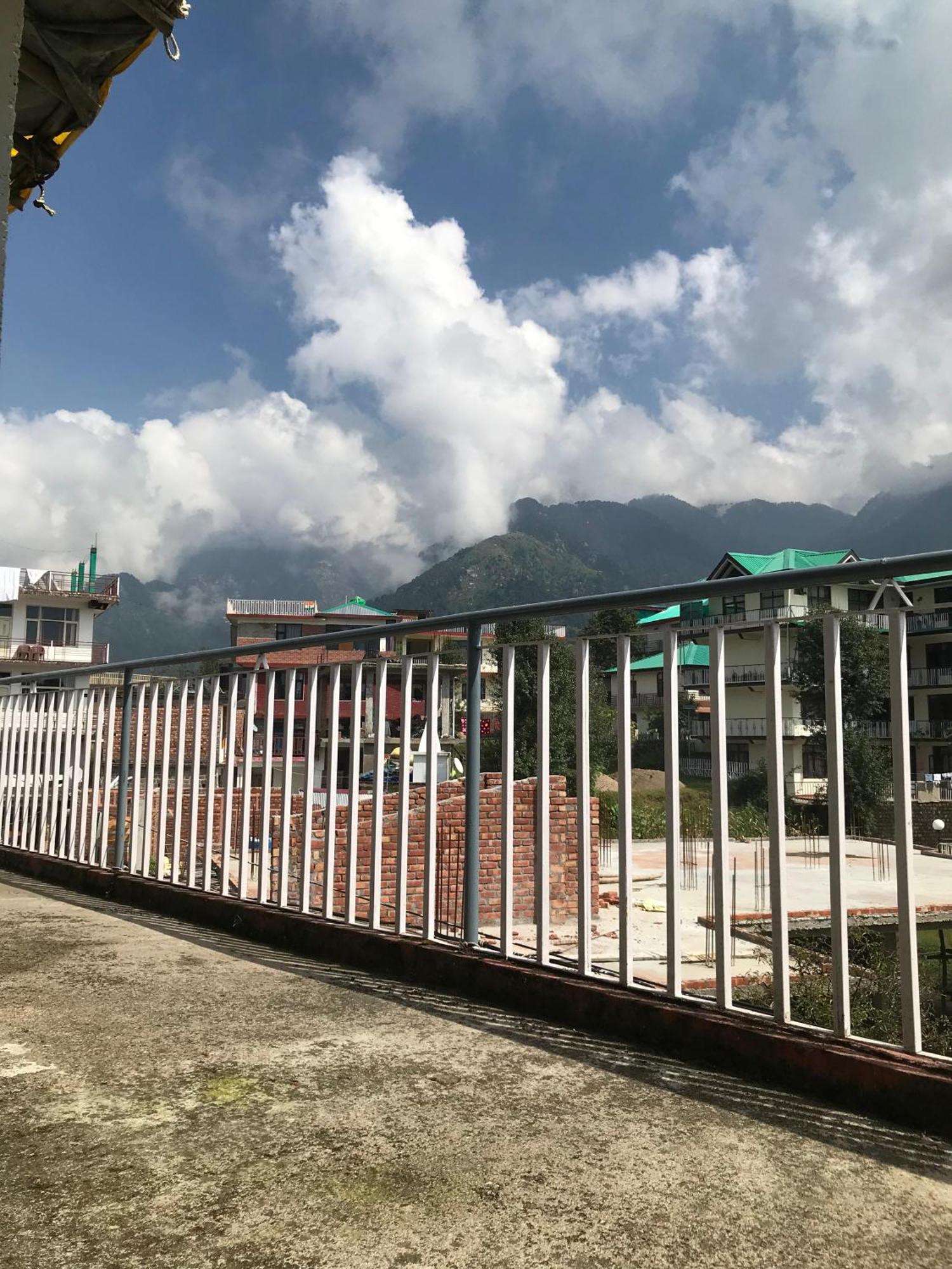 Mcleodganj Diaries Guest House Dharamshala Ngoại thất bức ảnh