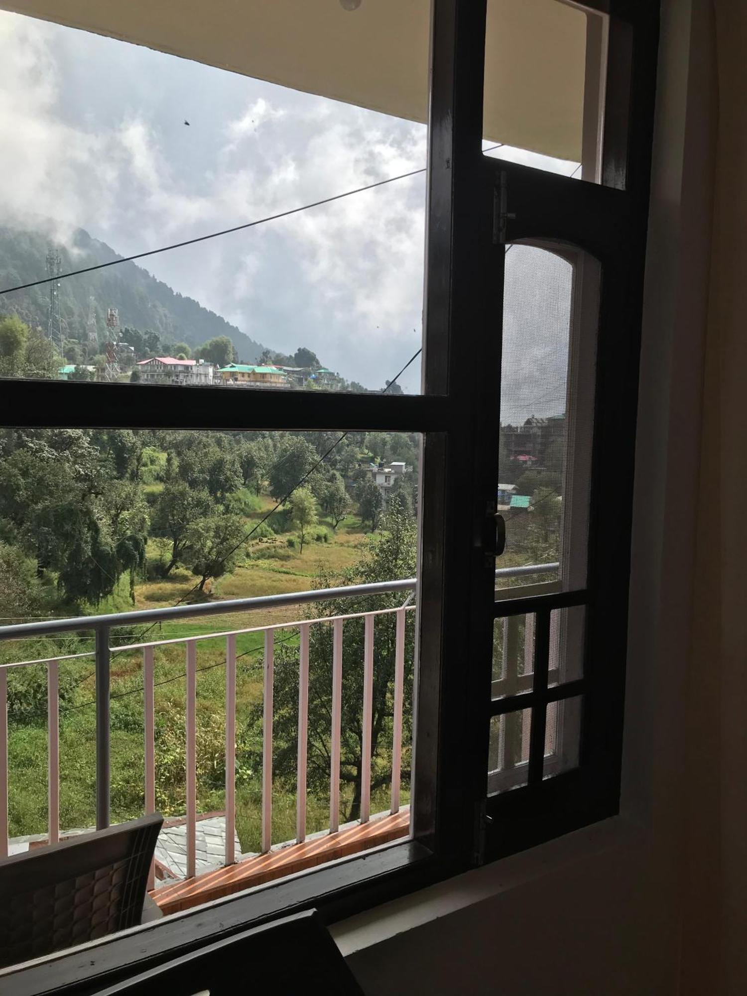 Mcleodganj Diaries Guest House Dharamshala Ngoại thất bức ảnh
